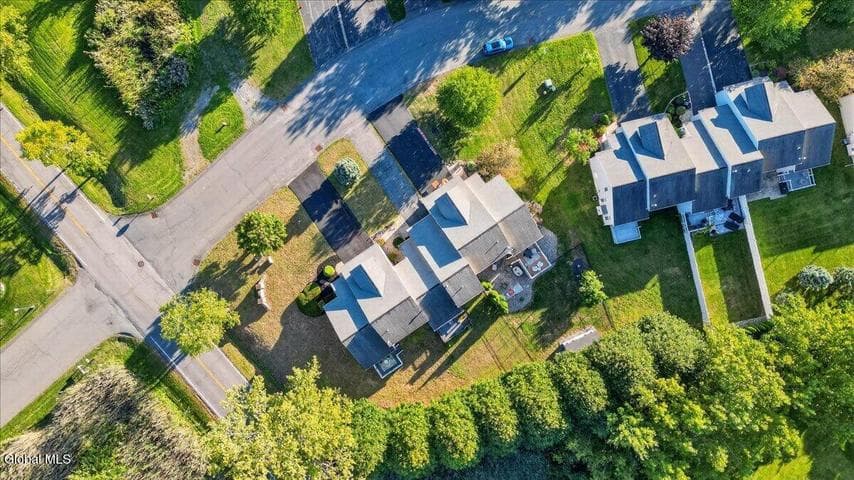 28C Pointe West Drive, Halfmoon, NY, photo 3