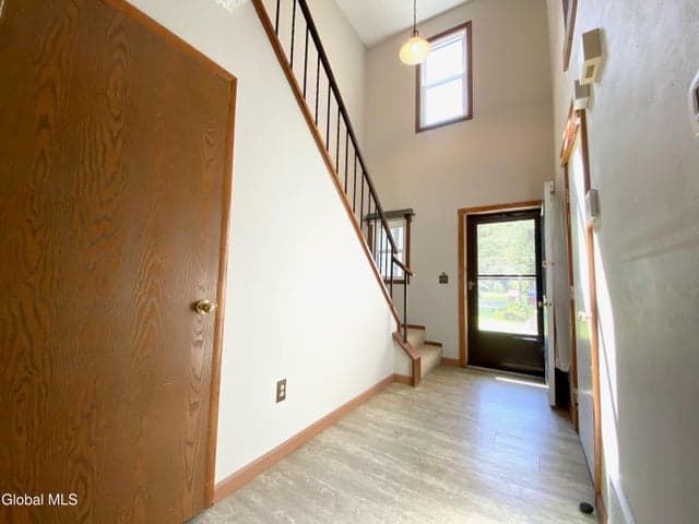 504 Townwood Drive, Guilderland, NY, photo 3