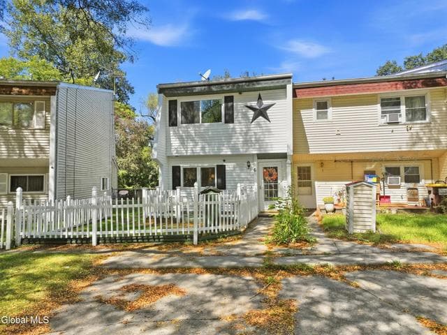 6 Tenandaho Lane, Mechanicville, NY, photo 2