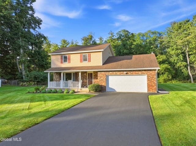 4008 Luigi Court, Guilderland, NY, photo 2