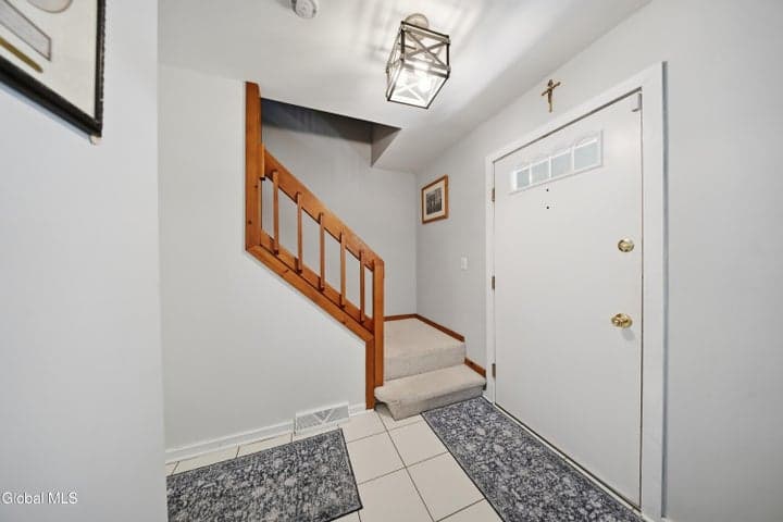 4008 Luigi Court, Guilderland, NY, photo 3