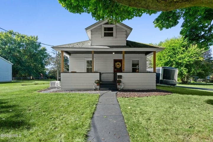 116 Seaman Avenue, Castleton-on-Hudson, NY