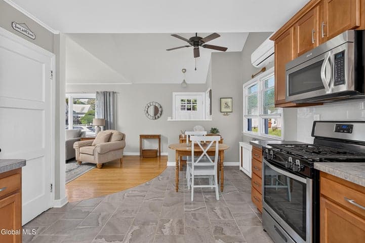 388 Magazine Street, Albany, NY, photo 5