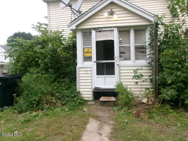 197 W Fulton Street, Gloversville, NY, photo 3