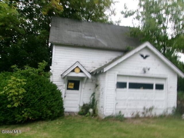 197 W Fulton Street, Gloversville, NY, photo 4