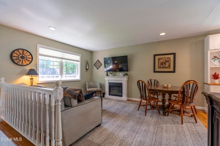 10 Deerleap Place, Saratoga Springs, NY, photo 4