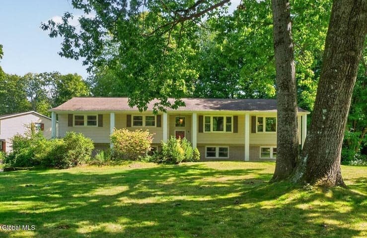 9 Meadow Valley Drive, Clifton Park, NY, photo 1