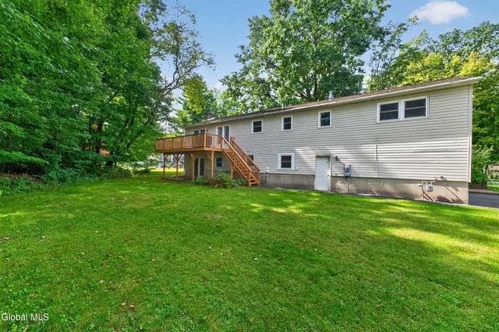 9 Meadow Valley Drive, Clifton Park, NY, photo 3