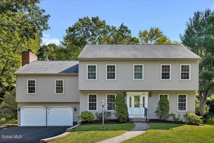 34 Darnley Greene, Delmar, NY, photo 1
