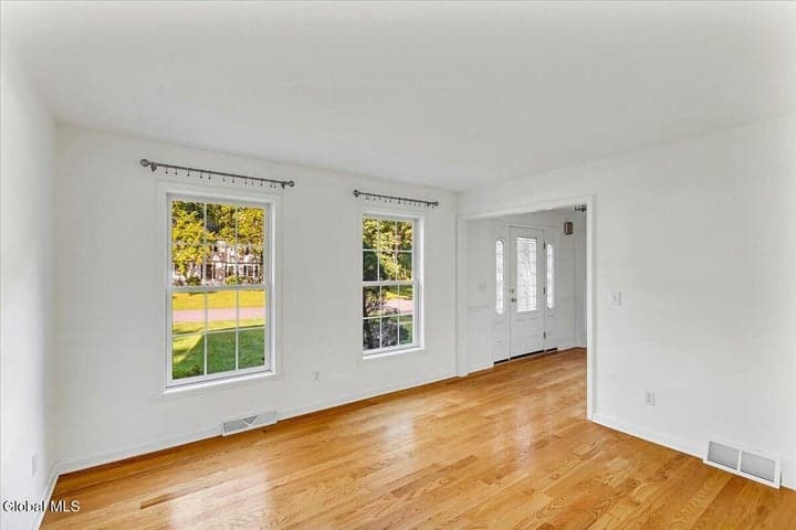 34 Darnley Greene, Delmar, NY, photo 4