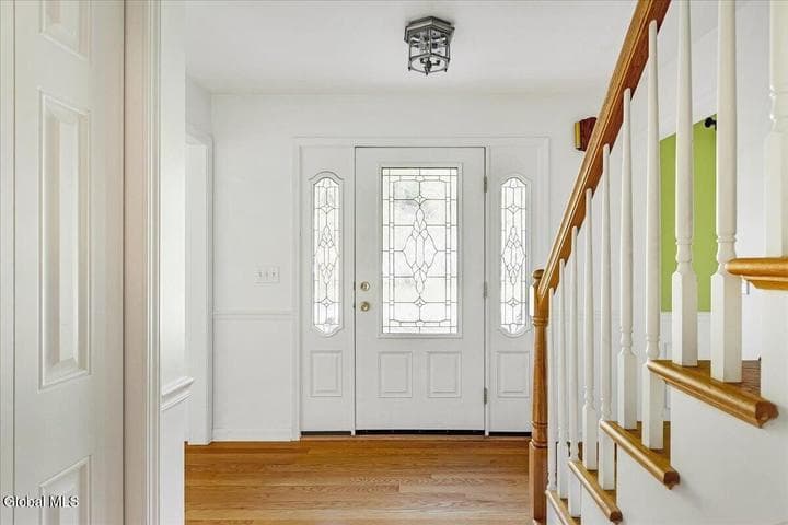 34 Darnley Greene, Delmar, NY, photo 2