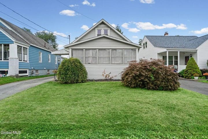3025 Edgewood Avenue, Rotterdam, NY