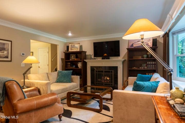 11 Hallak Drive, Ballston Spa, NY, photo 4
