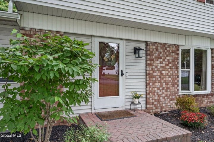 5 Haddington Lane, Delmar, NY, photo 3