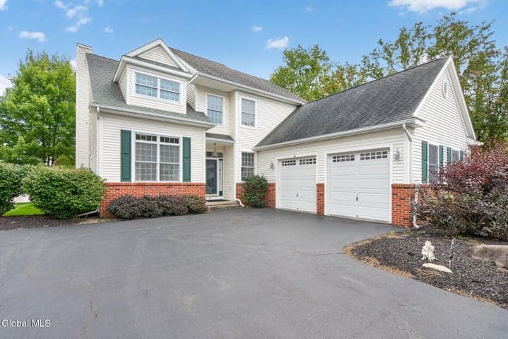 11 Whitman Common, Slingerlands, NY