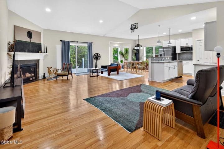 3 Sutton Drive, Cohoes, NY, photo 2
