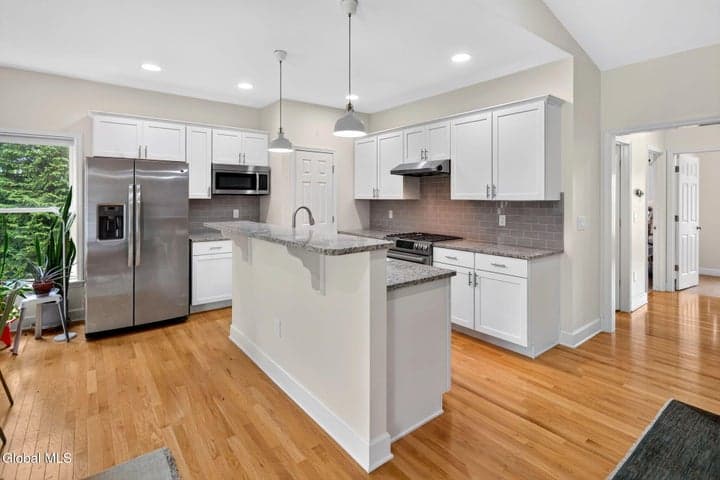 3 Sutton Drive, Cohoes, NY, photo 5