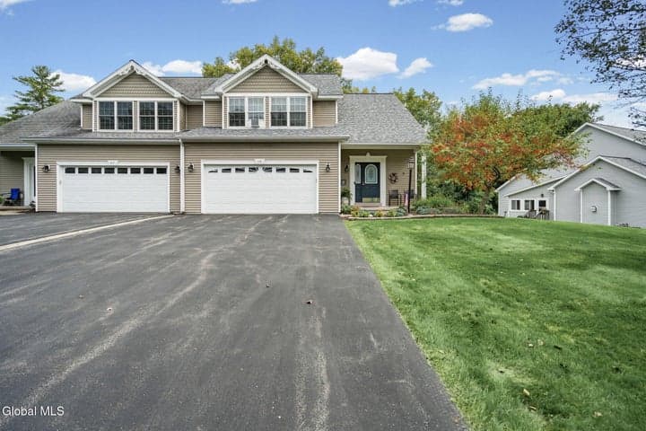 49 Oakmont Street, Niskayuna, NY