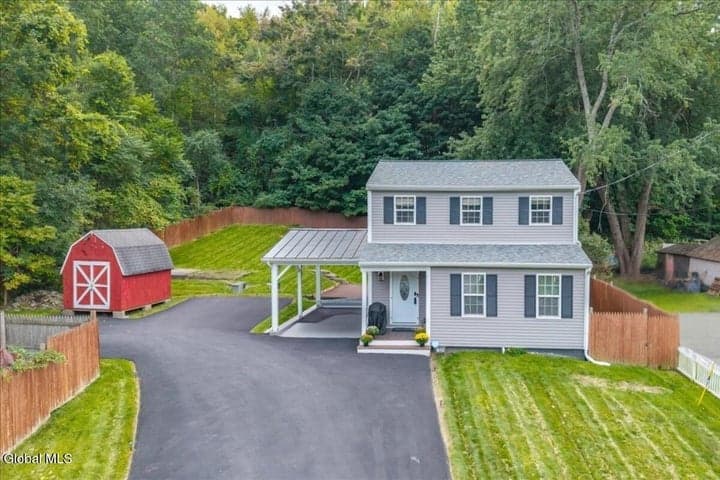 84 Plank Road, Poestenkill, NY
