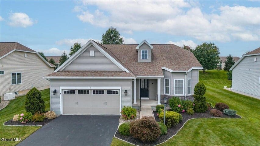9 Glen Meadow Drive, Halfmoon, NY, photo 1