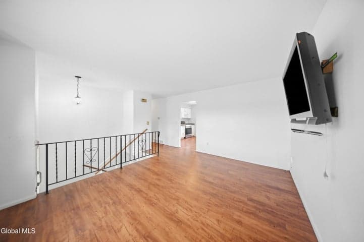 8 Denise Court, Rensselaer, NY, photo 5