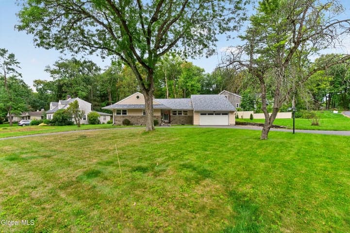 887 Morgan Avenue, Niskayuna, NY, photo 3