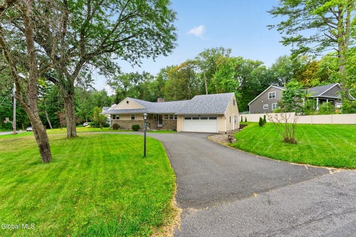887 Morgan Avenue, Niskayuna, NY, photo 1