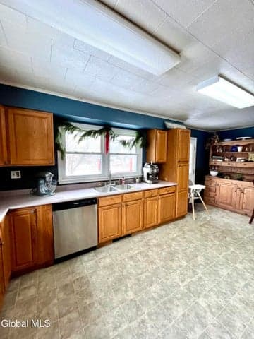 693 New York 10, Jefferson, NY, photo 5