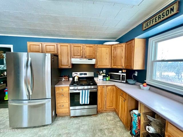 693 New York 10, Jefferson, NY, photo 4