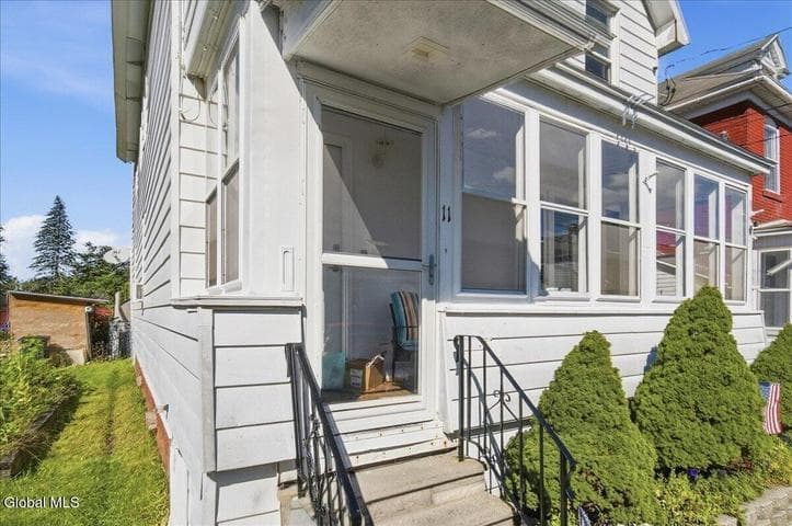 11 Archibald Street, Colonie, NY, photo 4