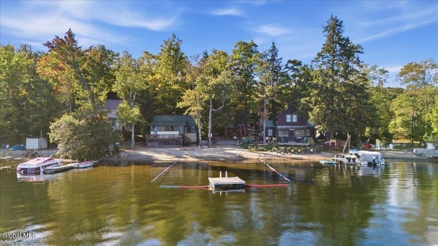 27 Maine Boulevard, Horicon, NY, photo 2