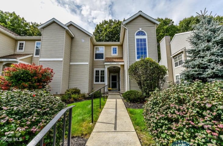 5209 Forest Point Drive, Clifton Park, NY, photo 1