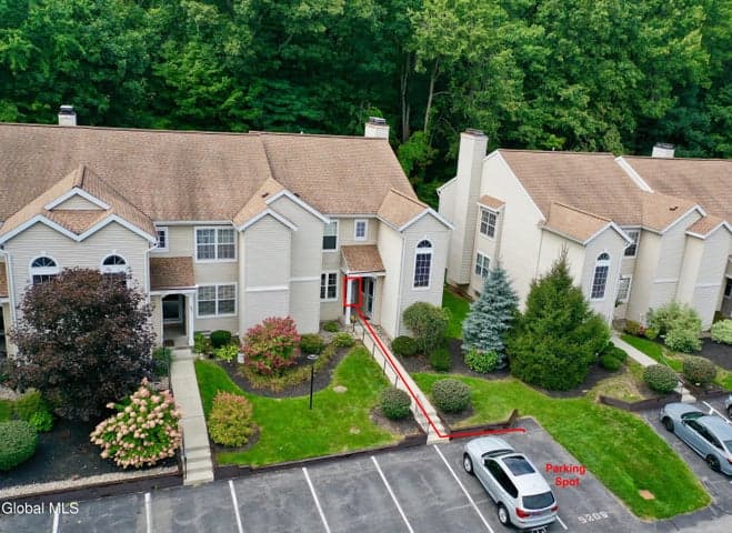 5209 Forest Point Drive, Clifton Park, NY, photo 2