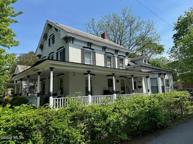 89 Bay Street, Glens Falls, NY