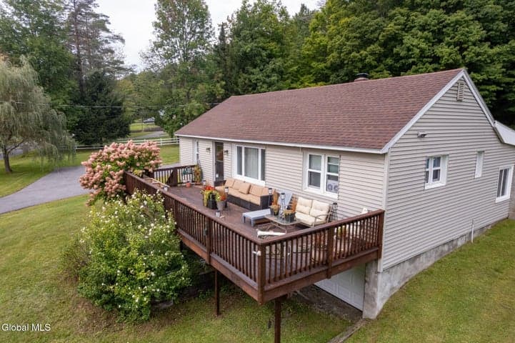 392 W State St Extension, Johnstown, NY, photo 4