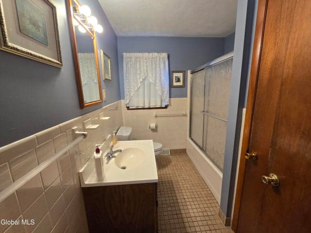 31 Breslin Avenue, Cohoes, NY, photo 5