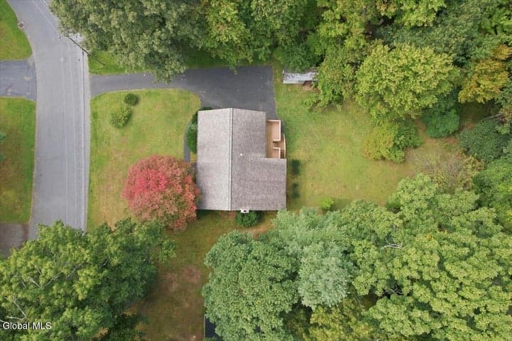 20 Linden Court, Clifton Park, NY, photo 4