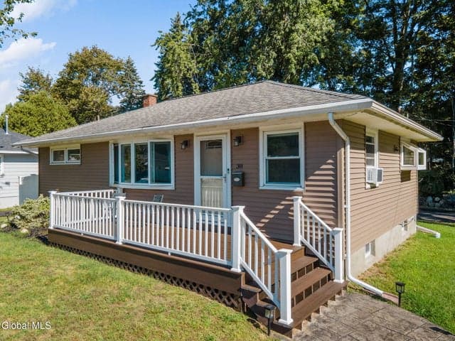 38 Loralee Drive, Colonie, NY