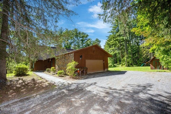 63 Upper Font Grove Road, Slingerlands, NY, photo 2