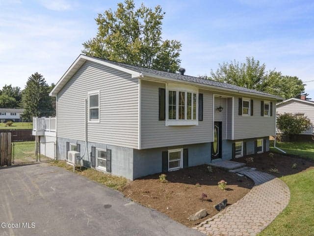 186 Middletown Road, Waterford, NY, photo 3