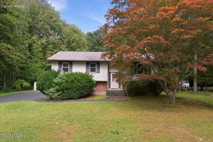 20 Linden Court, Clifton Park, NY