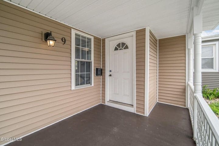 9 Leversee Avenue, Cohoes, NY, photo 3