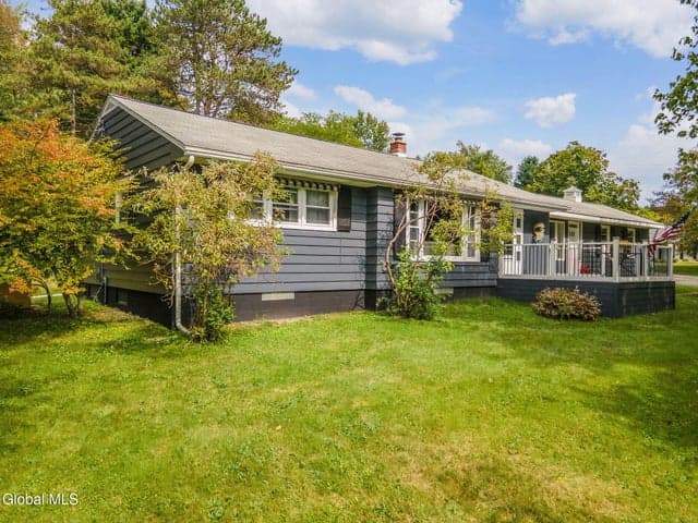 15 Scott Drive, Brunswick, NY, photo 1