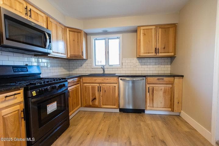 512 Grand Street, Mechanicville, NY, photo 4