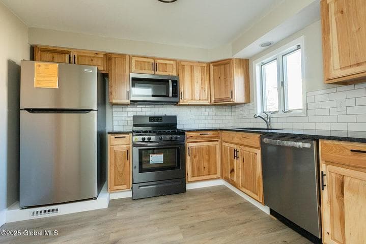 512 Grand Street, Mechanicville, NY, photo 5
