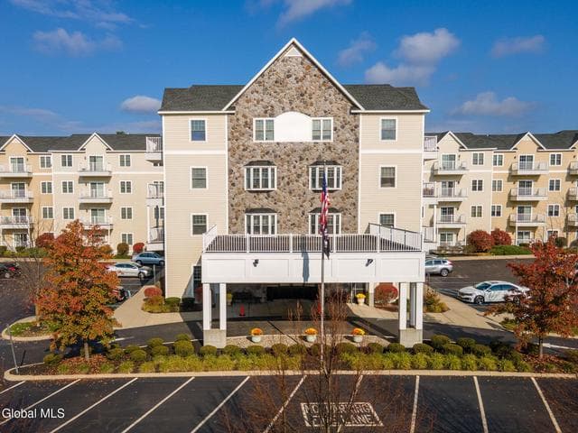 8 Wall Street #APT 437, Clifton Park, NY