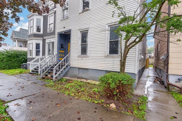 556 Washington Avenue, Albany, NY