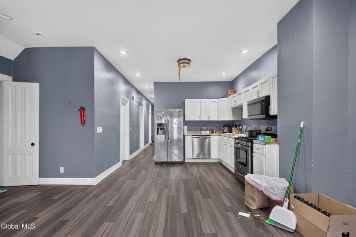 556 Washington Avenue, Albany, NY, photo 2