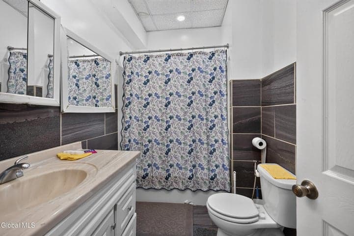 556 Washington Avenue, Albany, NY, photo 5