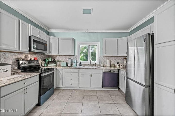 64 Campbell Avenue, Troy, NY, photo 4